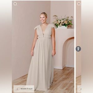 Revelry Cora Chiffon Bridesmaid Dress Champagne Color Women's size 6 Like New!